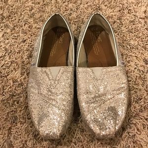 7.5 silver glitter toms