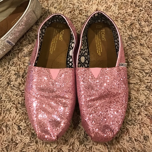 Women's 7.5 pink glitter toms