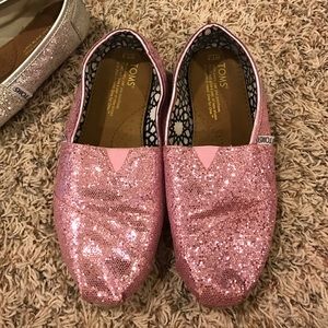 Women's 7.5 pink glitter toms