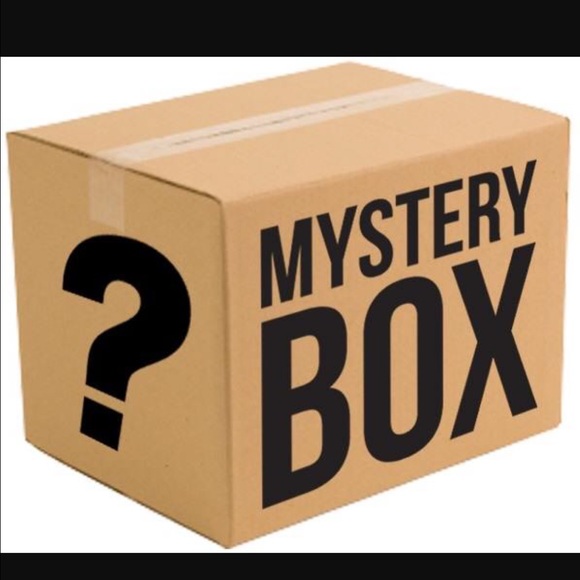 Victoria's Secret PINK MYSTERY BOX - Picture 3 of 4