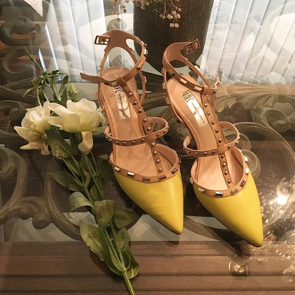 Shoes - I.N.C yellow pumps