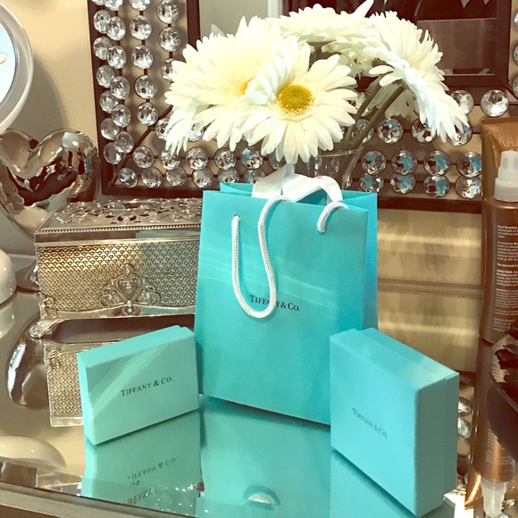 2 Tiffany boxes with dust bag and 1 Tiffany bag