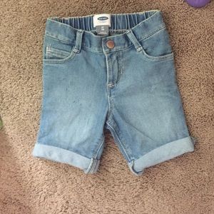 2T old Navy shorts