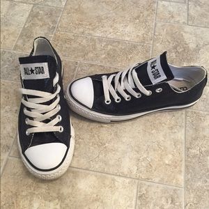 Converse size 7