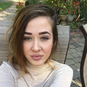 Meet your Posher, Madeline