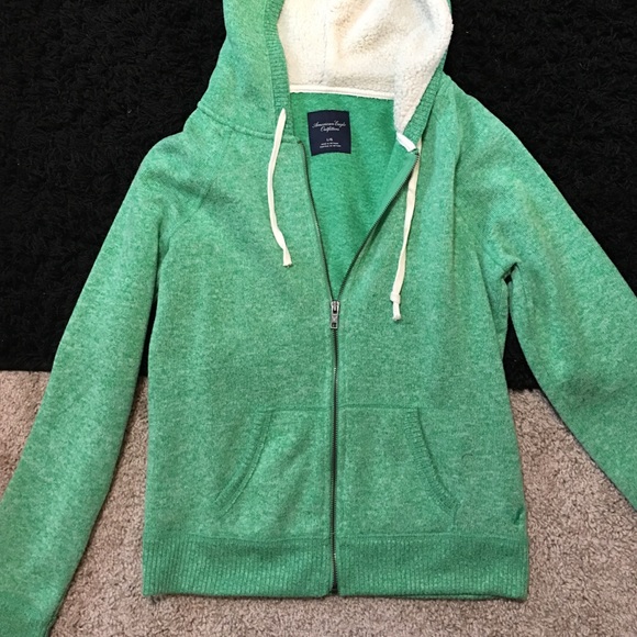 Green zip-up hoodie from American eagle. - Picture 1 of 2