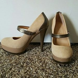 Jessica Simpson size  6.5 heels