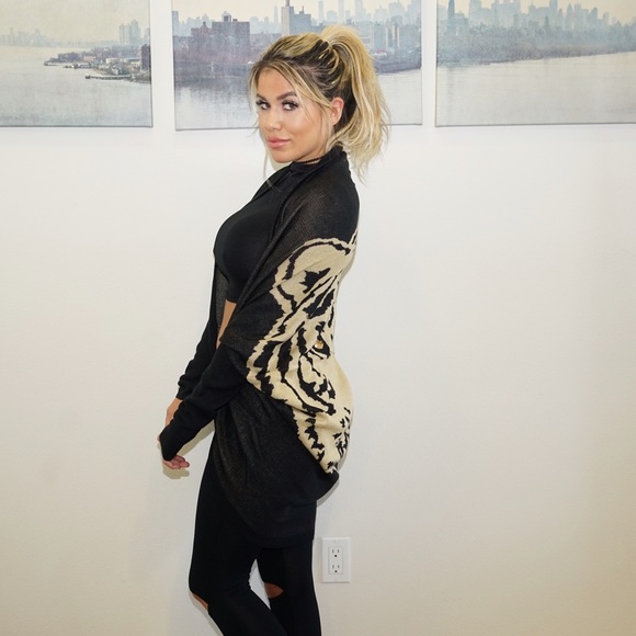 ππRestocked Tiger rounded shawl - Picture 4 of 4