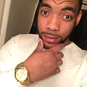 Meet your Posher, Emmanuel