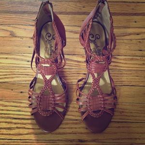 Seychelles braided strappy sandals!