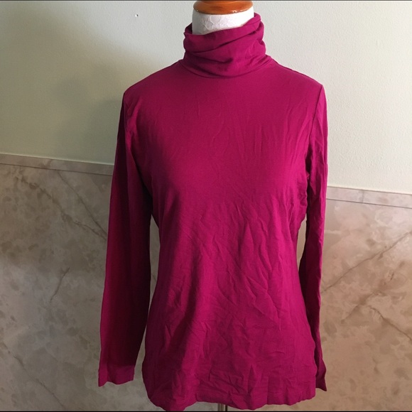 🍒Land's End Magenta Turtleneck