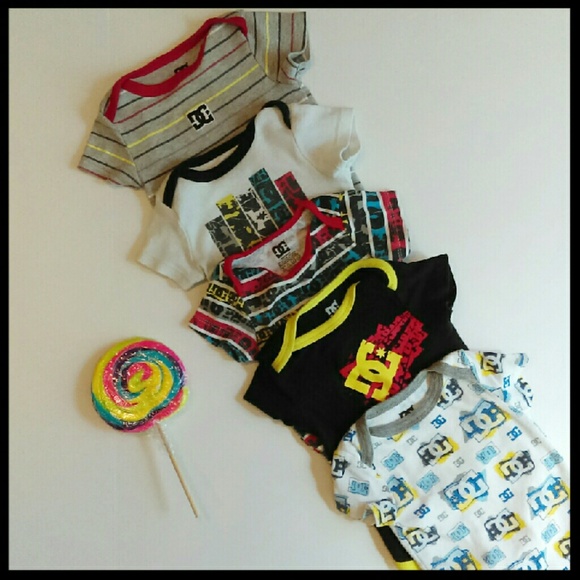 {Baby} DC onesie 5 piece lot