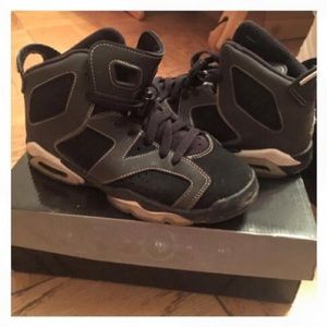 Jordan laker 6's for boys size 4 or women's 5.5