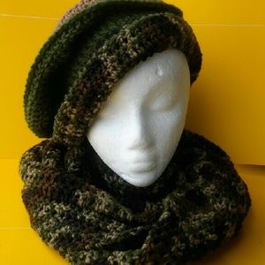 Infinity scarf with hat crochetted