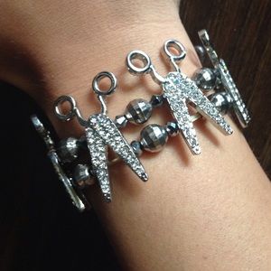 Bracelet Hair Stylist