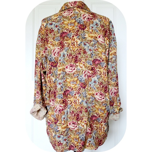 Super Comfy Floral Button Up - Picture 2 of 4