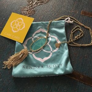 Kendra Scott necklace