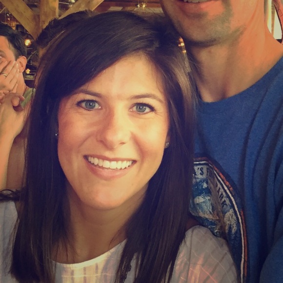 Meet your Posher, Lauren - Picture 1 of 1