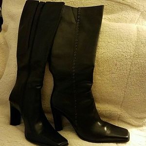 Bandolini LEATHER HEEL BOOTS, WITH STRETCH