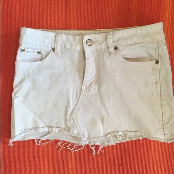 🛍✨SOLD✨🛍American eagle white denim skirt!