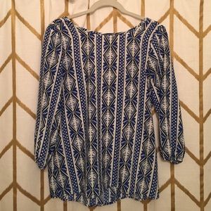 Francesca's Boutique low bow back shirt