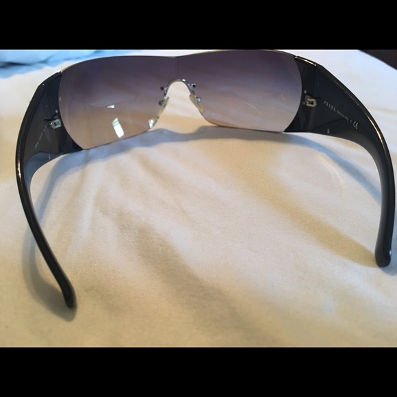 Authentic Prada sunglasses - Picture 4 of 4