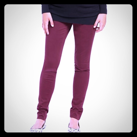 Bnwt motherhood maternity skinny pants
