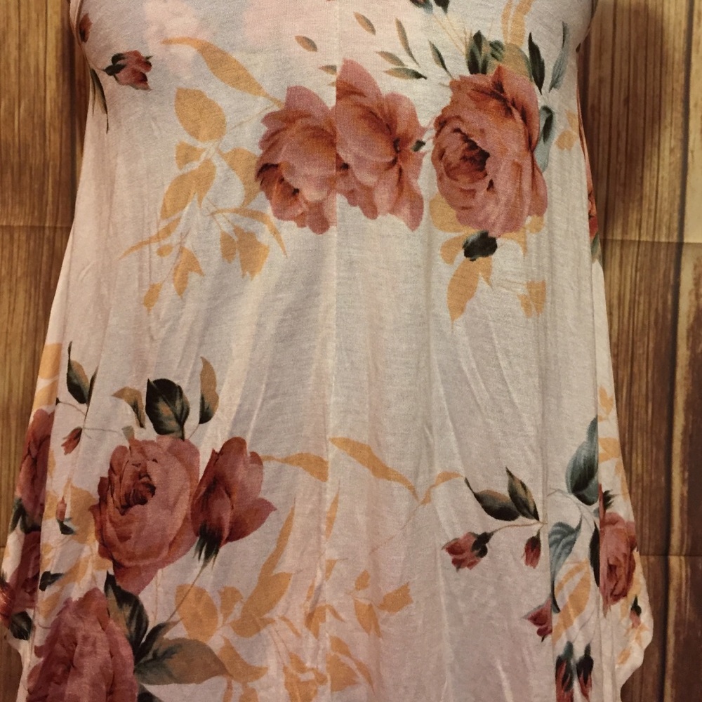 Floral Top - Picture 4 of 4