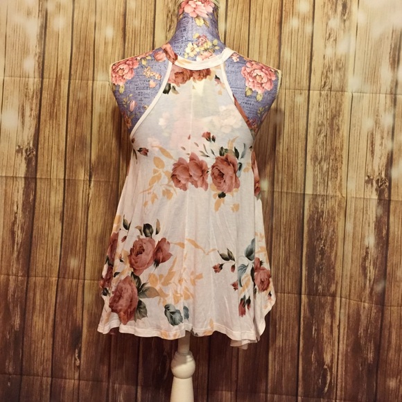 Floral Top - Picture 3 of 4