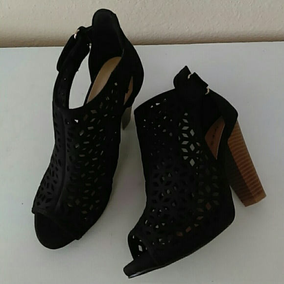 Nwt - Picture 2 of 4