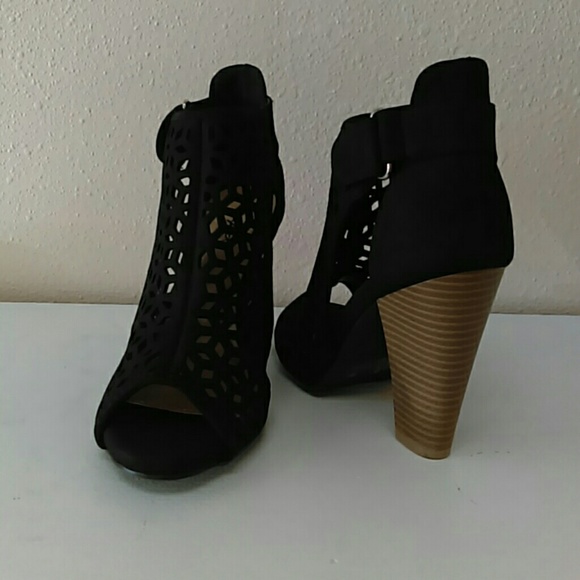 Nwt - Picture 3 of 4