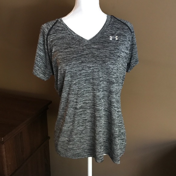 Under Armour Tops - Ladies Under Armour V-Neck Tee!