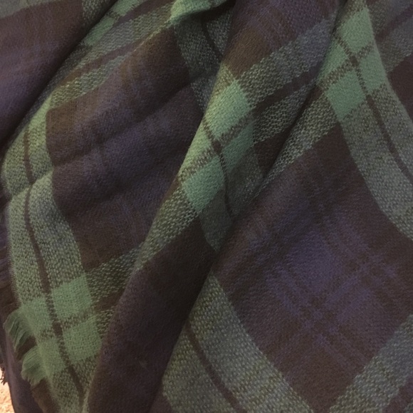 ✨Sale! Last one!✨Plaid Blanket Scarf - Picture 2 of 3
