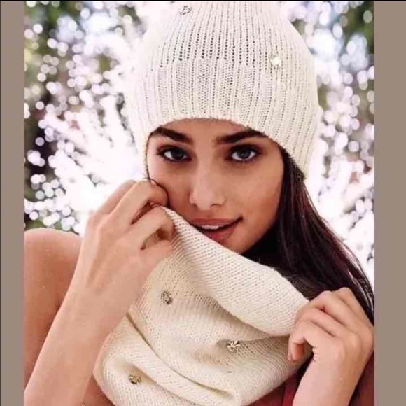 Victoria's Secret rhinestone hat & scarf set nwt