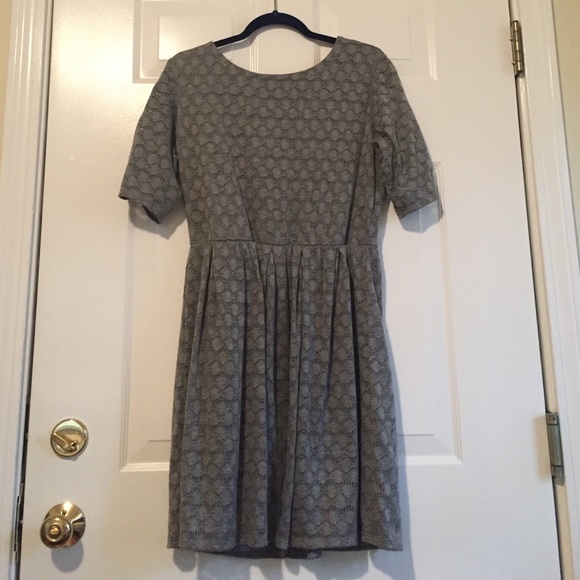 Maurice's gray dress.