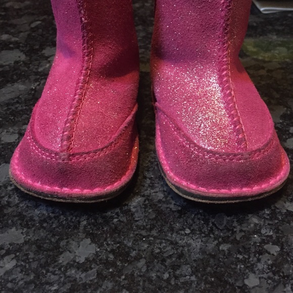 Toddler Girl Ugg Boots - Picture 2 of 4