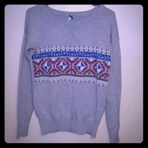 Cute casual sweatshirt sweater with an Aztec print