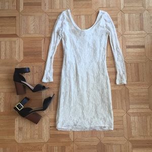 Romantic lace bodycon dress