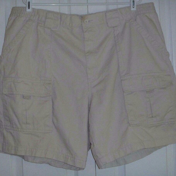 St. John's Bay flat-front men's cargo shorts
