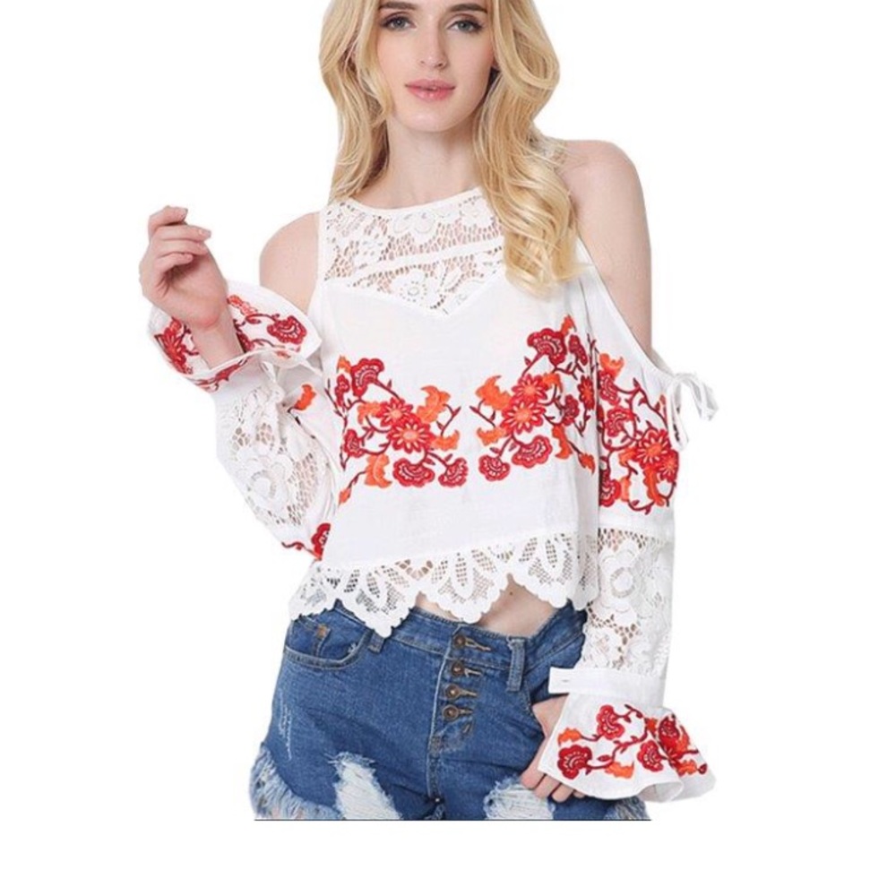 Cropped lace top new with tags!