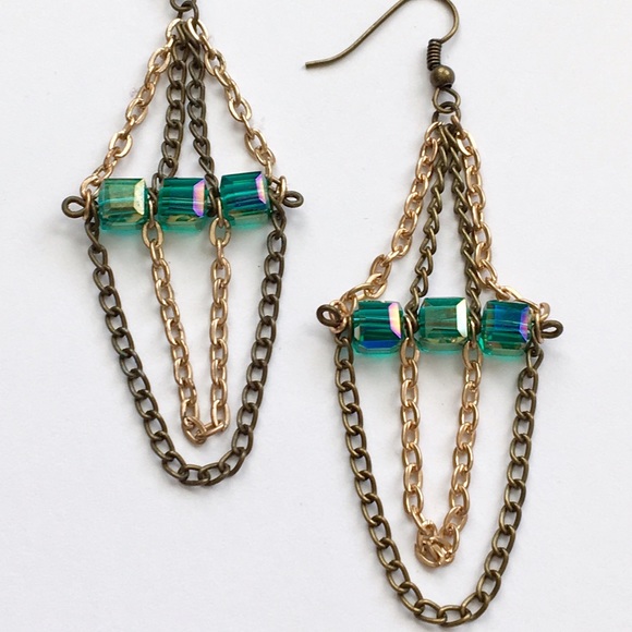 Krashaun's Art Expressions Jewelry - Handmade Crystal & Chain Earrings ~made with❤️