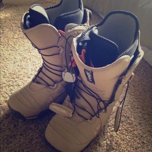 Women's Burton Snowboarding Boots 8.5