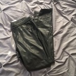 NWT HUE Leatherette Leggings