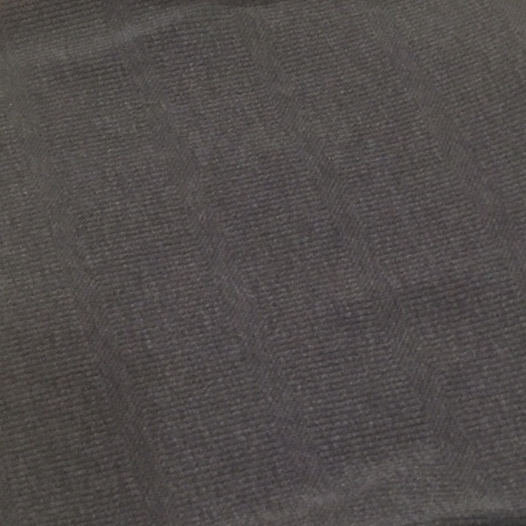 SALE❗️Cut It Off Crop Long Sleeve - Picture 2 of 2