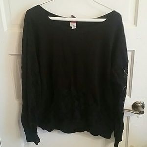 Black Sweatshirt with lace sleeves