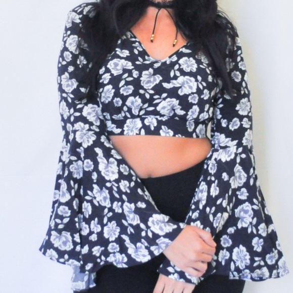 SALE❗️ •Floral Bell Long Sleeve