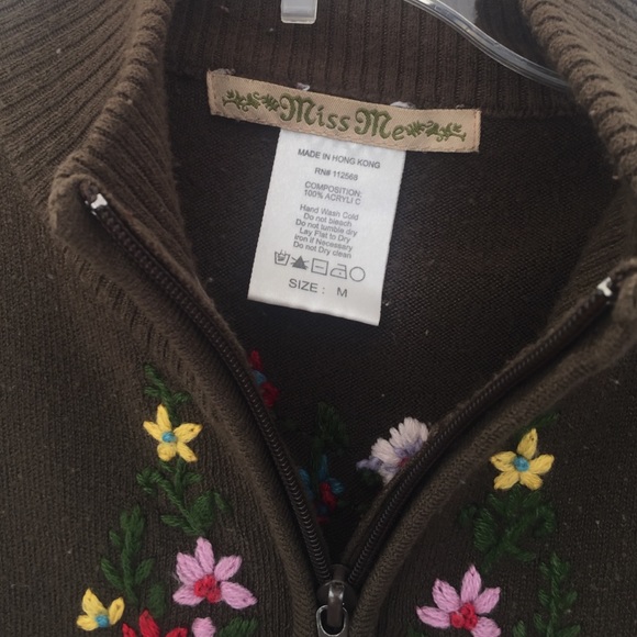 Stylish Embroidered Zip Front sweater ✨ - Picture 3 of 4