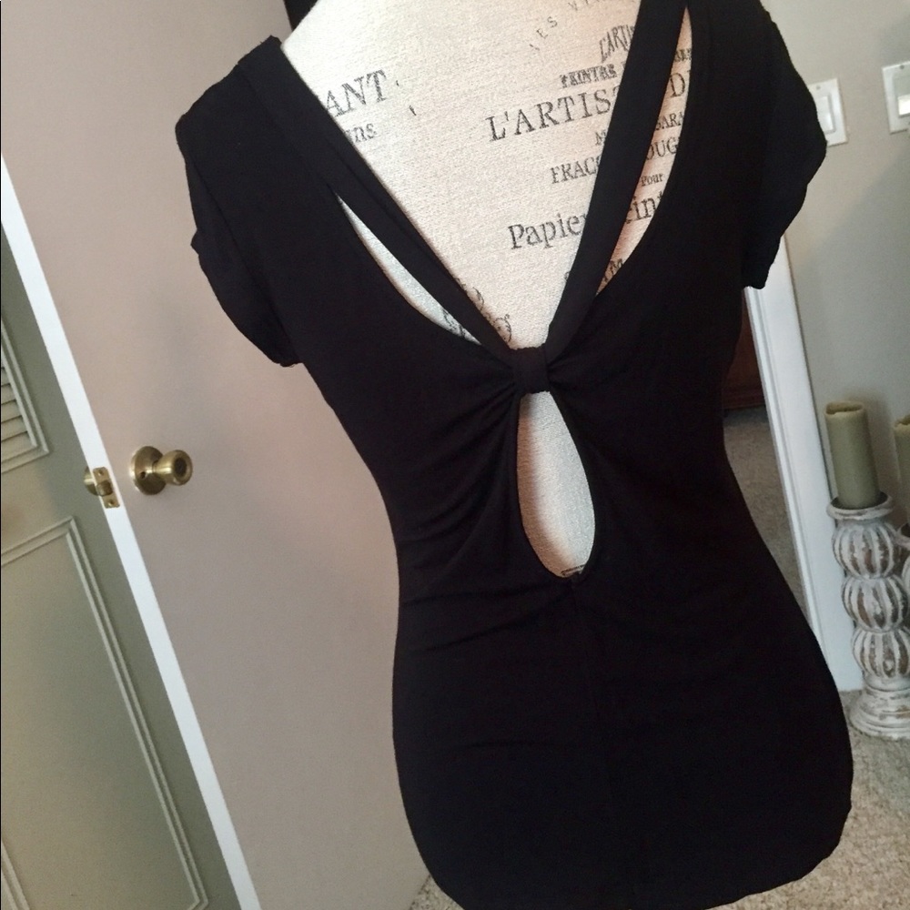 🔥NWOT Guess SEXY BACK Cap sleeve Tee