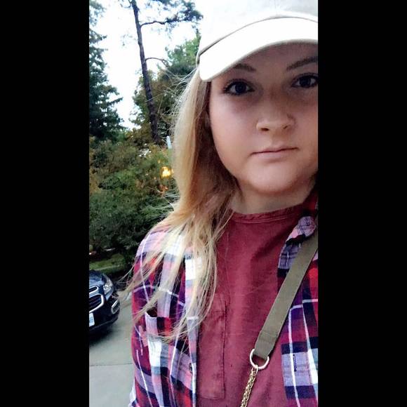 Meet your Posher, Nicole