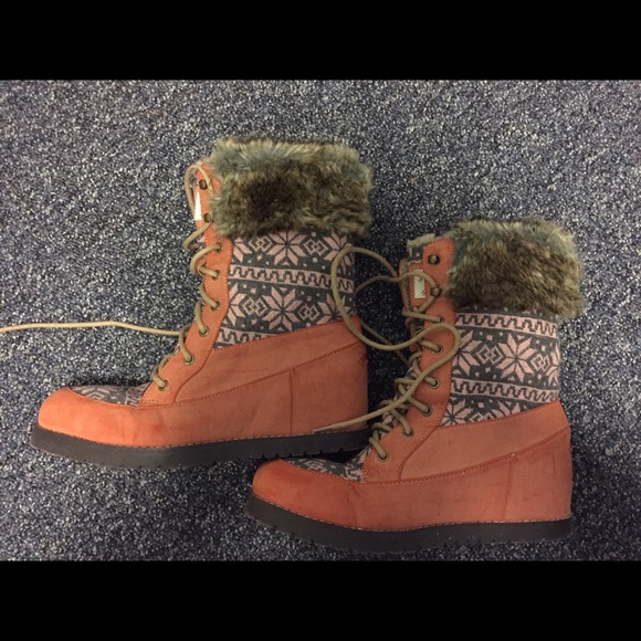 Le Bunny Bleu fur wedge boots